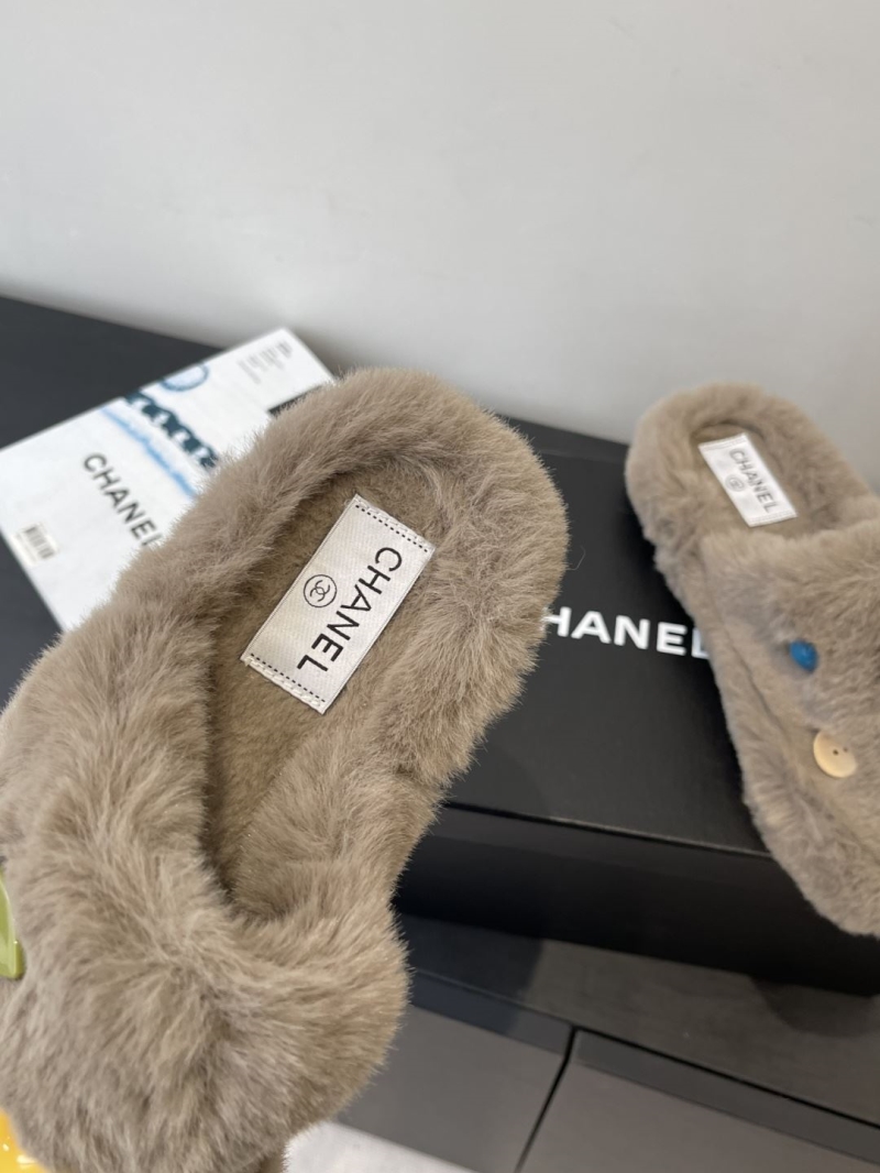 Ch**el slippers